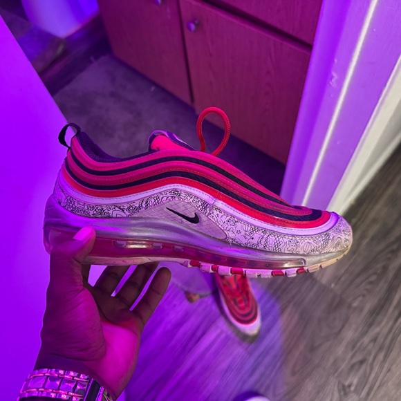 Nike Air Max 97 Red and Black with Paisley Design - Picture 1 of 3